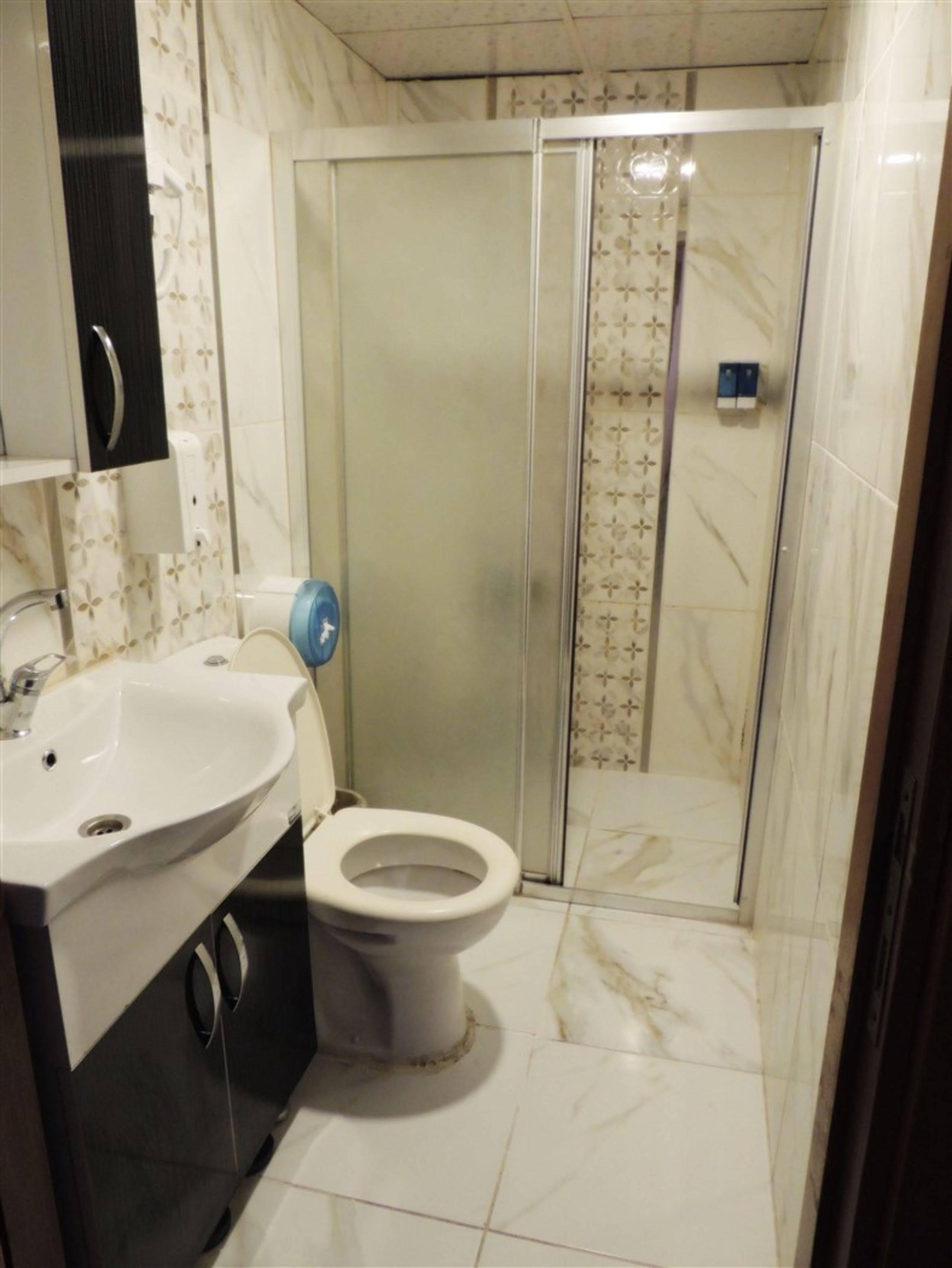 Adana Saray Hotel Exterior photo