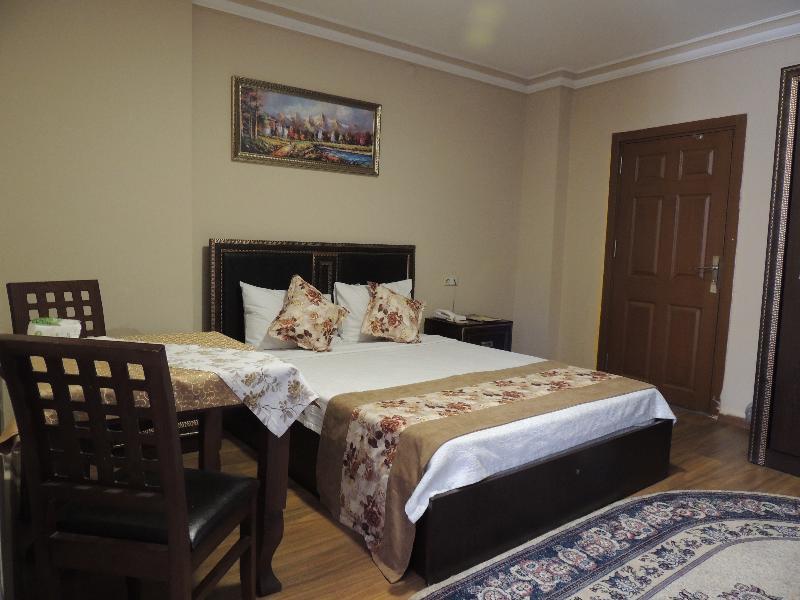 Adana Saray Hotel Exterior photo